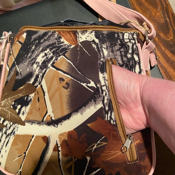 Pink Camouflage Crossbody Bag - Picture 4 of 5